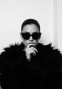 65_sunglasses-fur-coat-1