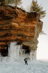 apostle-islands-sea-caves-frozen-21