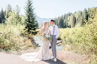 Pacific_Northwest_Elopement_Photographer_Gold_Creek_Pond-123