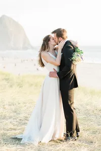 Cannon-Beach-Elopement-Photographer-44