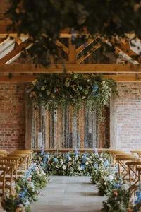 Wedding flowers at Thirsk Lodge Barms_1