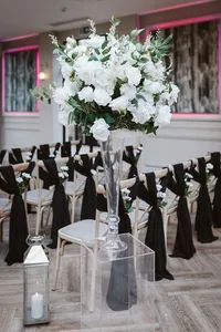white rose and gypsophila wedding styling
