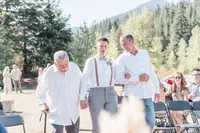 Pacific_Northwest_Elopement_Photographer_Gold_Creek_Pond-42
