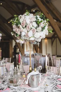 The-Bea-6-Love-Stories-Events-Wedding-Stylist-Yorkshire-wedding-stylist-Soft-pink-and-white-flowers
