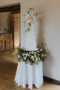 Wedding flowers at Thirsk Lodge Barms_4