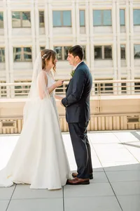 Seattle_wedding_photographer_hotel_1000-23