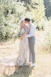 Pacific_Northwest_Elopement_Photographer_Gold_Creek_Pond-77