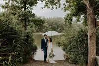 bride-groom-portraits-chesapeake-bay-shoreline