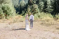 Pacific_Northwest_Elopement_Photographer_Gold_Creek_Pond-81