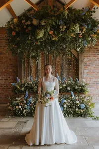 Wedding flowers at Thirsk Lodge Barms_20