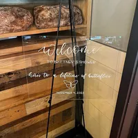Elegant custom wedding welcome sign created by Use Your Words by Nyssa featuring hand lettering and personalized details for a New Jersey wedding.