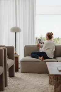 kaboompics_the-warm-apartment-aesthetic-living-room-decor-home-accessories-collection-33238