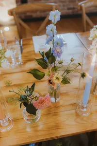 Wedding flowers at Thirsk Lodge Barms_28