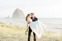 Cannon-Beach-Elopement-Photographer-40