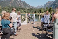 Pacific_Northwest_Elopement_Photographer_Gold_Creek_Pond-55
