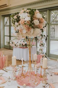 The-Bea-9-Love-Stories-Events-Wedding-Stylist-Yorkshire-wedding-stylist-Soft-pink-and-white-flowers