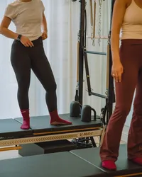 reformer-pilates-standing-footwork-plum-pilates-london