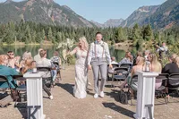 Pacific_Northwest_Elopement_Photographer_Gold_Creek_Pond-67