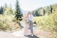 Pacific_Northwest_Elopement_Photographer_Gold_Creek_Pond-119