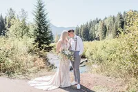 Pacific_Northwest_Elopement_Photographer_Gold_Creek_Pond-76