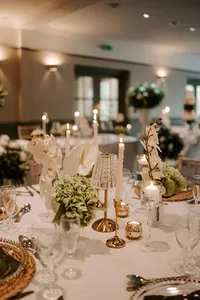 green and white wedding tablescape1