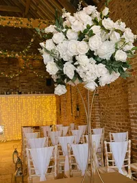 Wedding-Stylist-Yorkshire-wedding-stylist-white-roses-and-natural-green-flowers