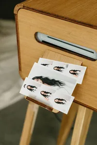wooden-photo-booth-printed-strips