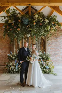 Wedding flowers at Thirsk Lodge Barms_18