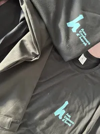 Polos d'entreprise brodés — vêtements de travail personnalisés Loire-Atlantique