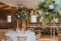 Wedding flowers at Thirsk Lodge Barms_22