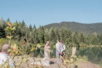 Pacific_Northwest_Elopement_Photographer_Gold_Creek_Pond-61