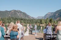 Pacific_Northwest_Elopement_Photographer_Gold_Creek_Pond-56