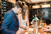 Seattle_wedding_photographer_hotel_1000-100