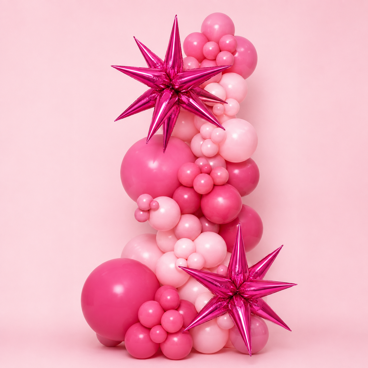 Freestanding balloon garland