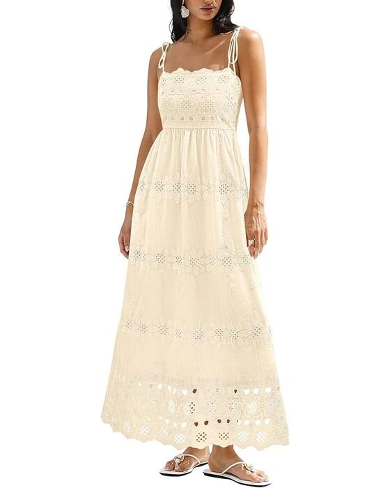 Cream Eyelet Lace Maxi Dress — Moms fall family photo outfit idea