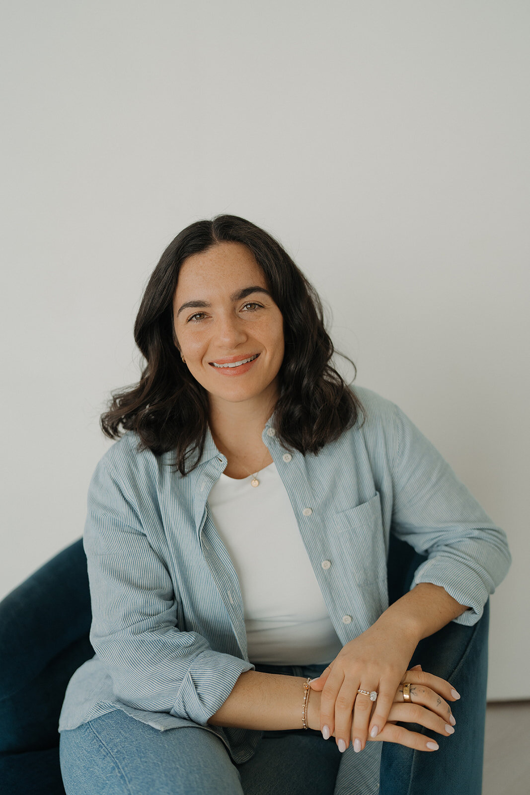 Gabi Mahan, Therapist