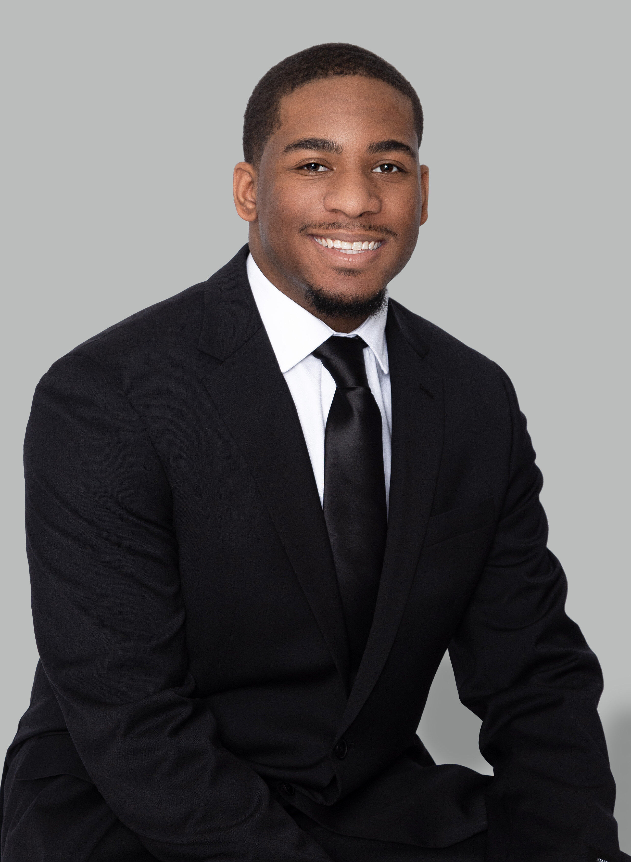 Corporate headshot by i-CanDee Photography
