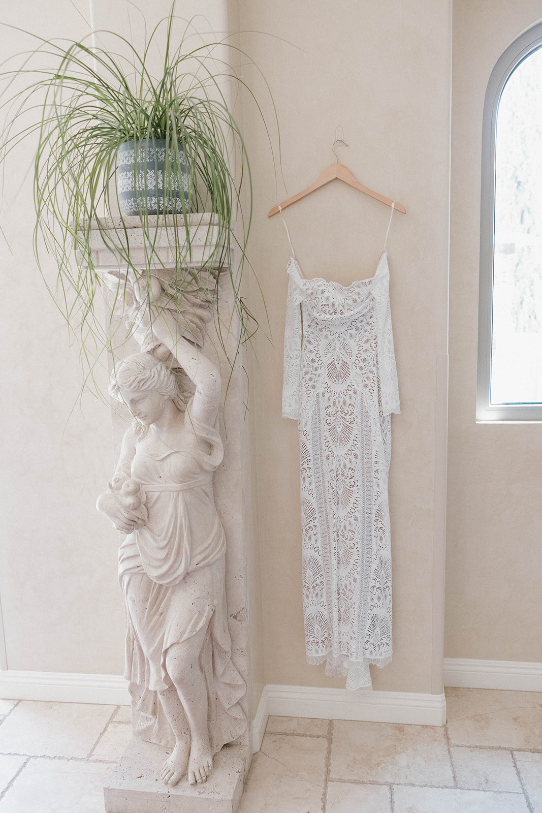 Wedding day details laid out the morning of