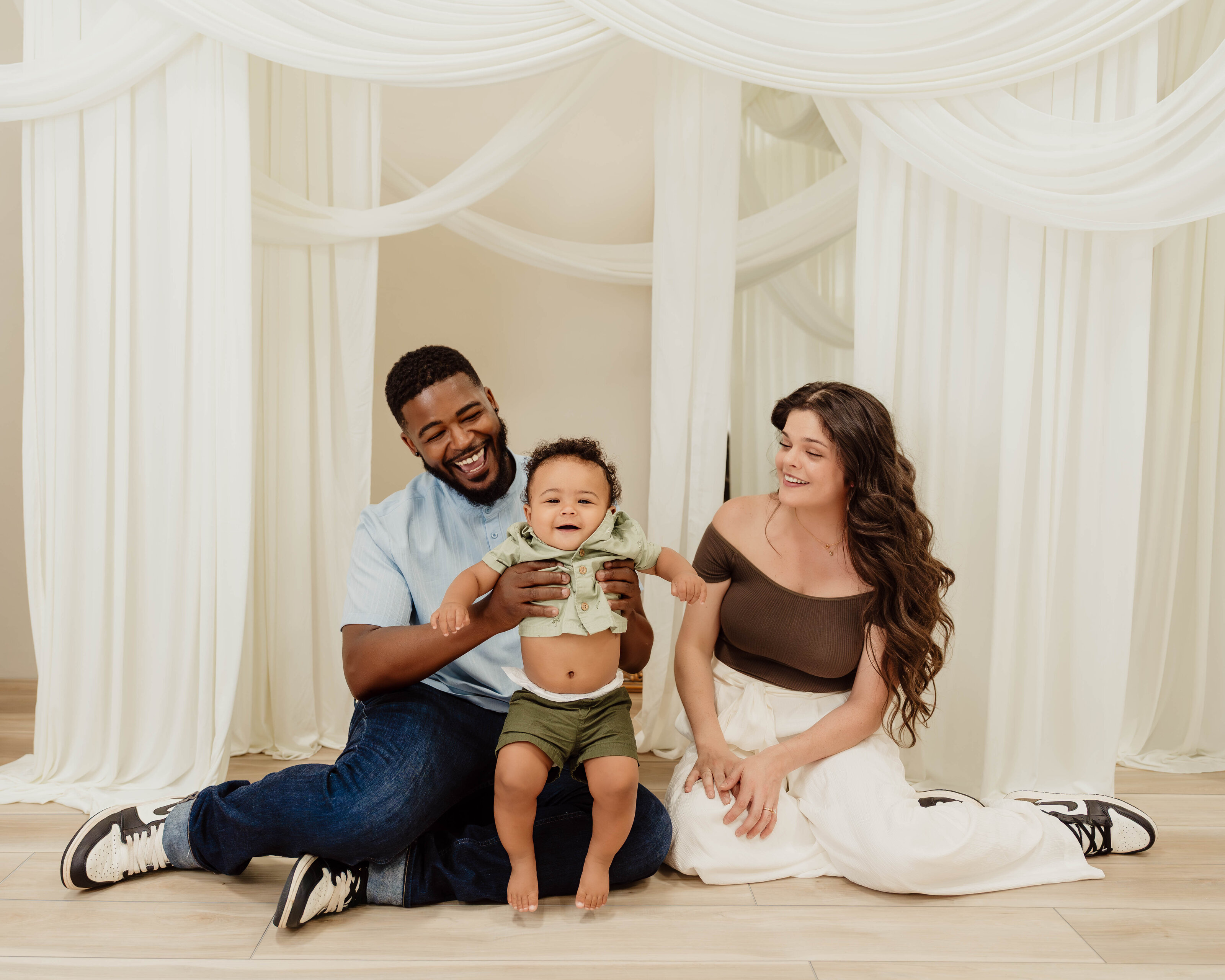 family session in the backyard