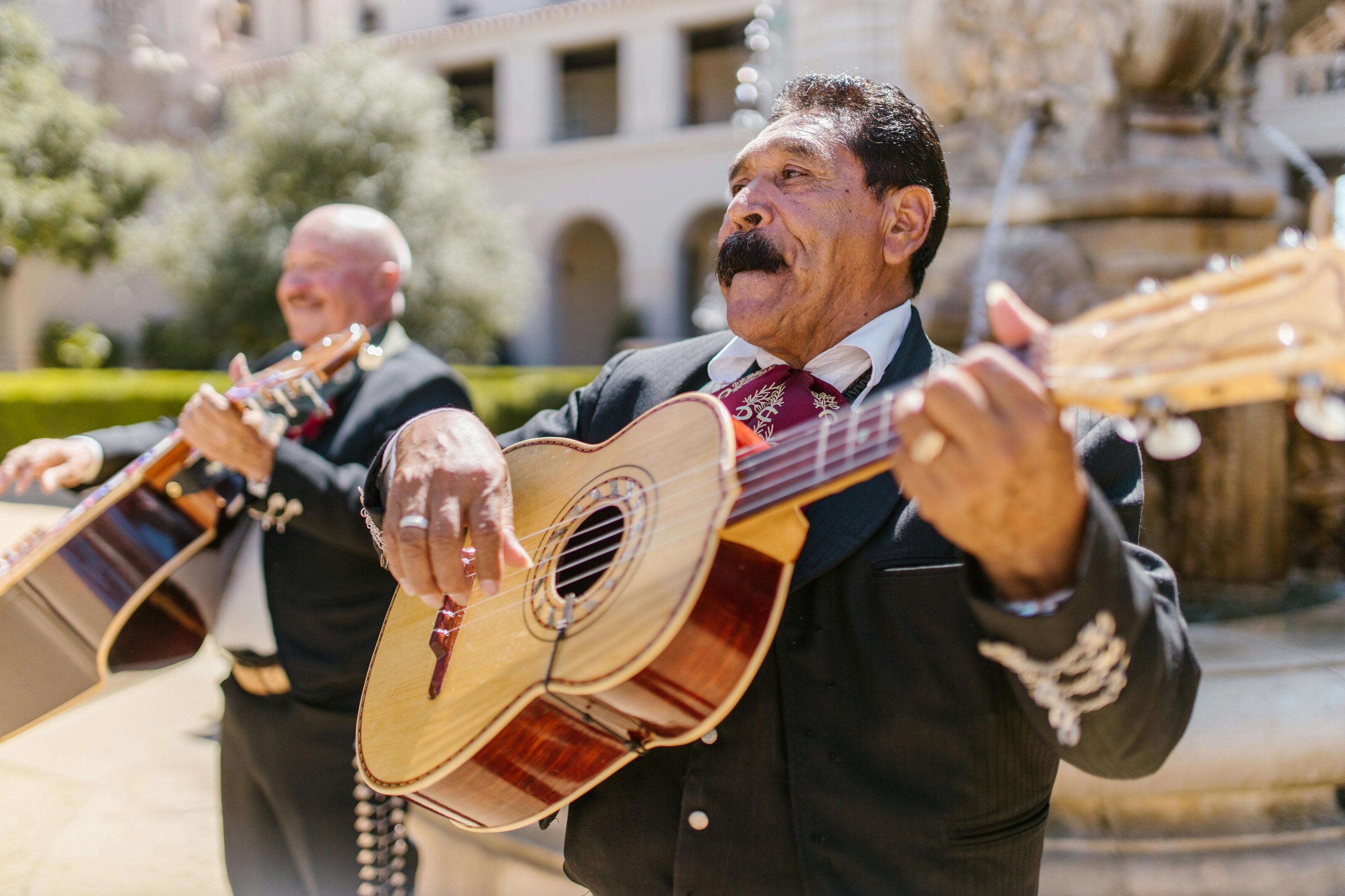 8 Reasons Mexico Rocks As The Backdrop For Your Destination Wedding 6 mariachi