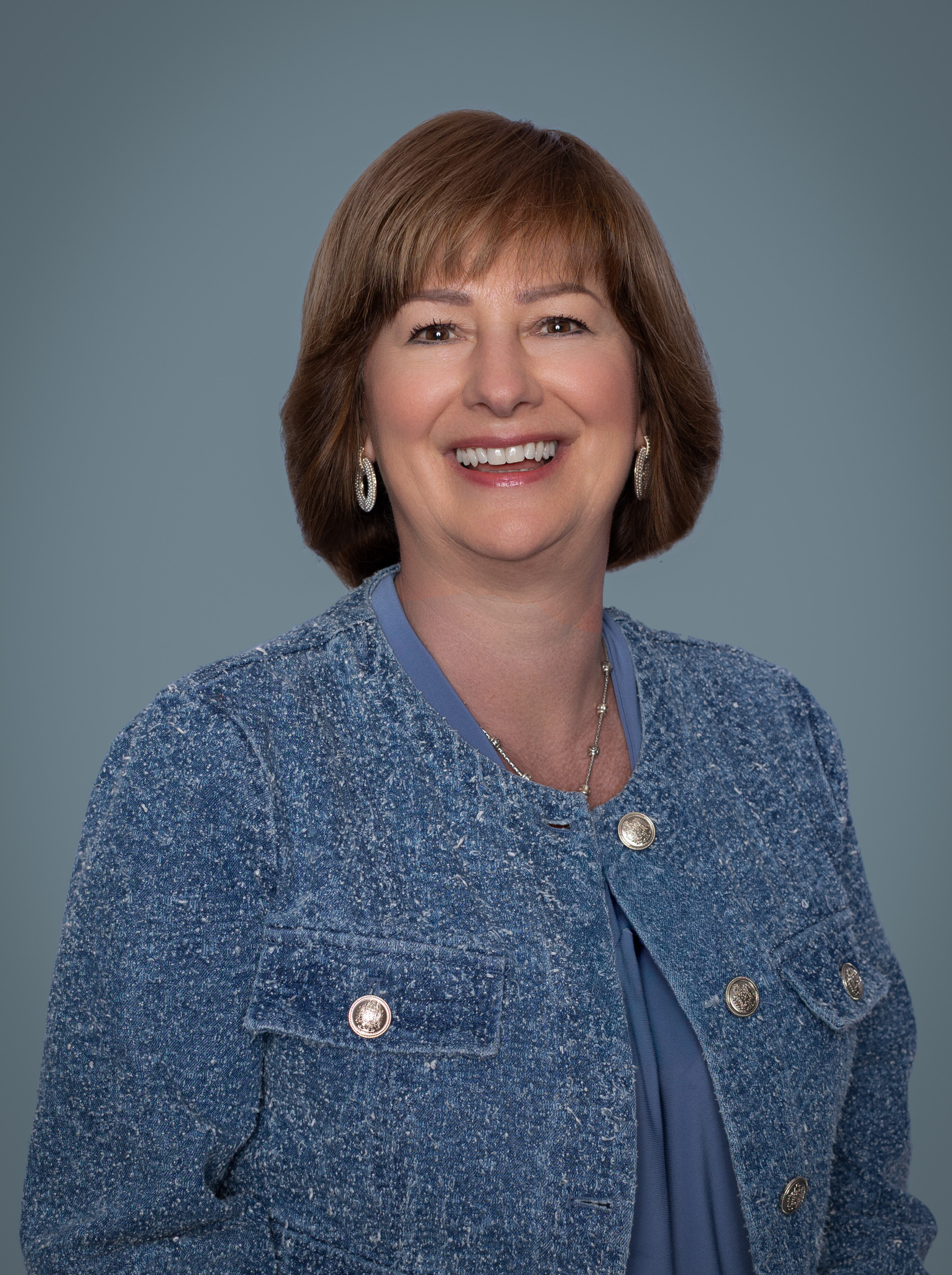 Corporate headshot by i-CanDee Photography