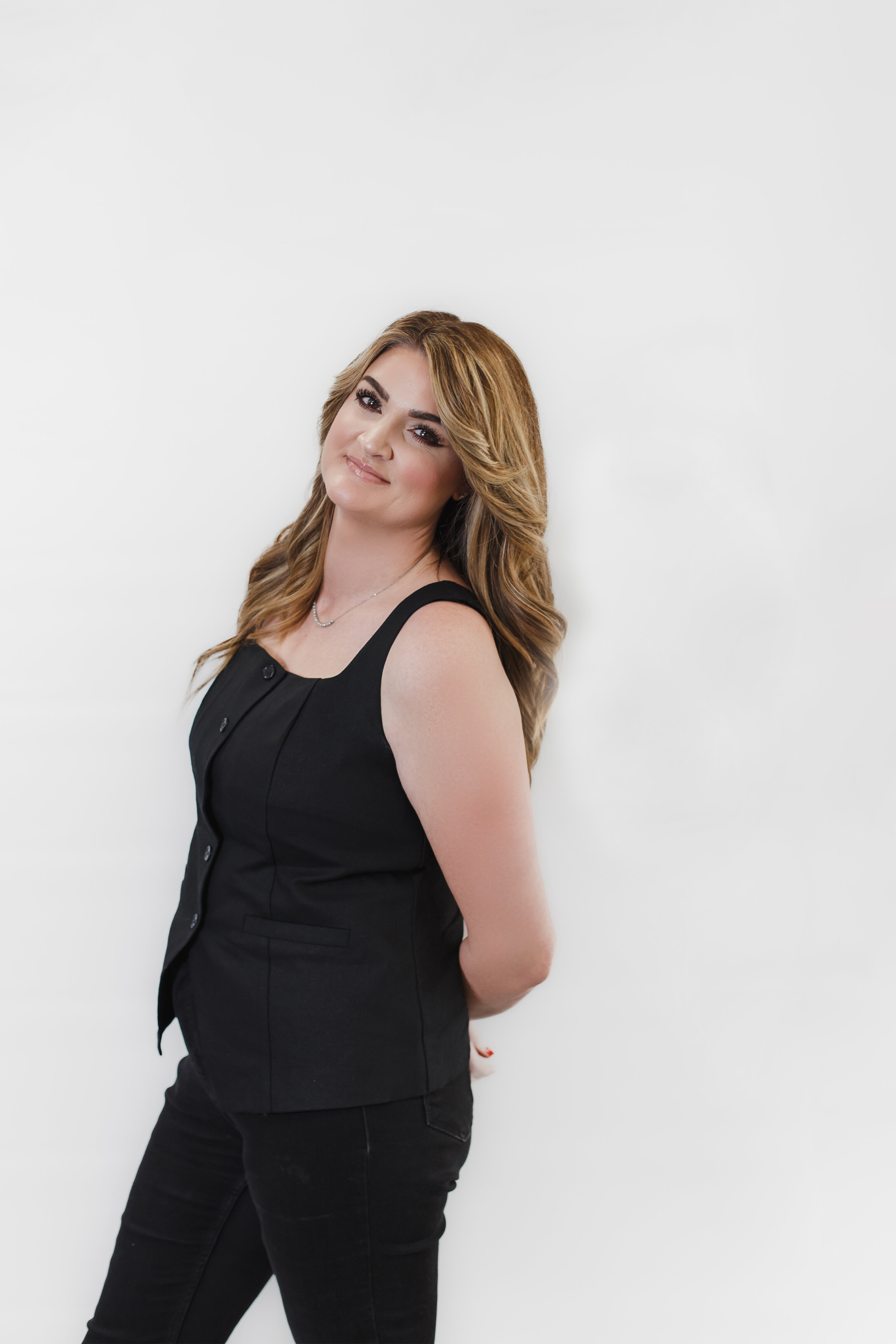 Lindsay Sprankle hair stylist at Echelon Salon Santa Clarita