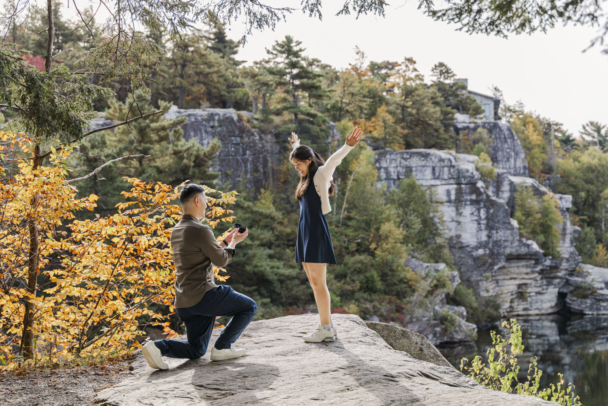 Hudson Valley proposal photos capturing the full story from start to yes at Lake Minnewaska