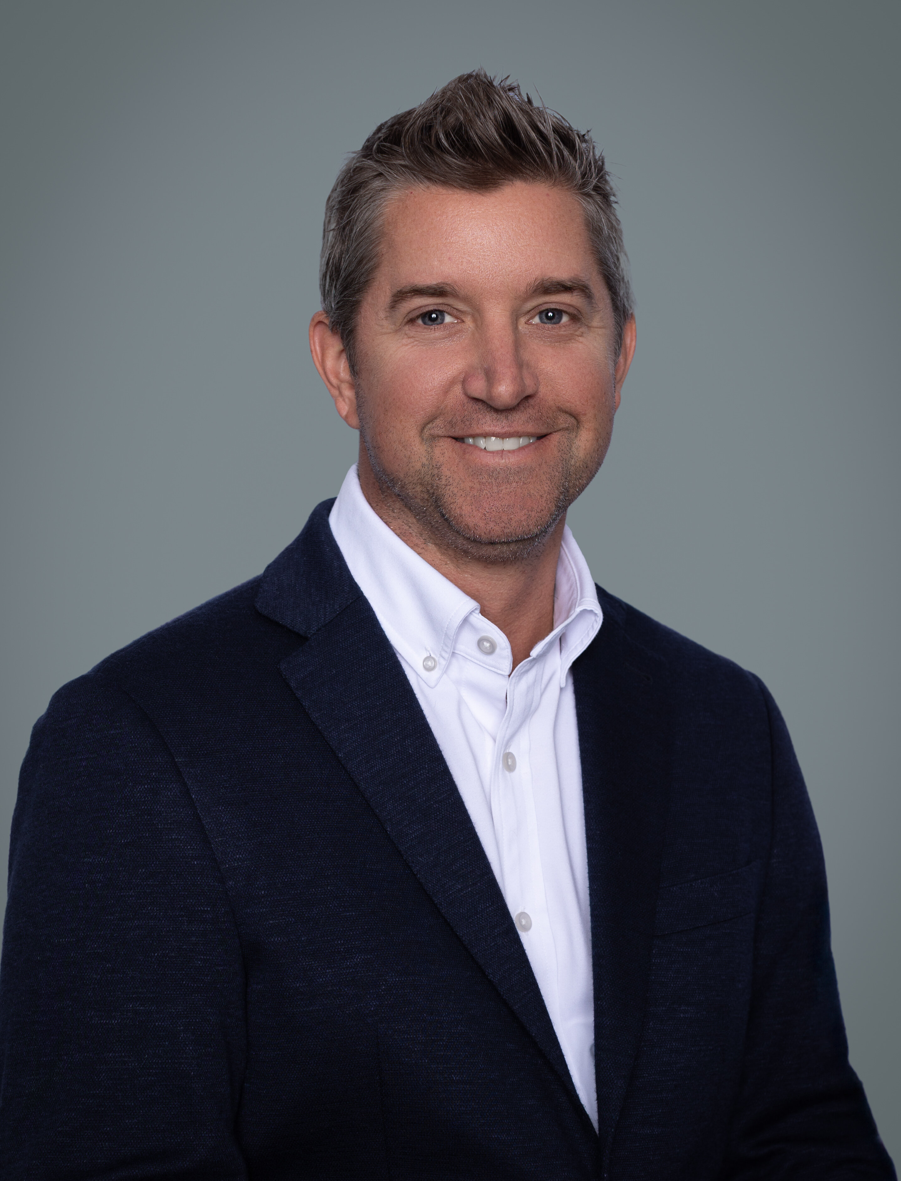 Corporate headshot by i-CanDee Photography