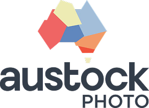Logo Title 8