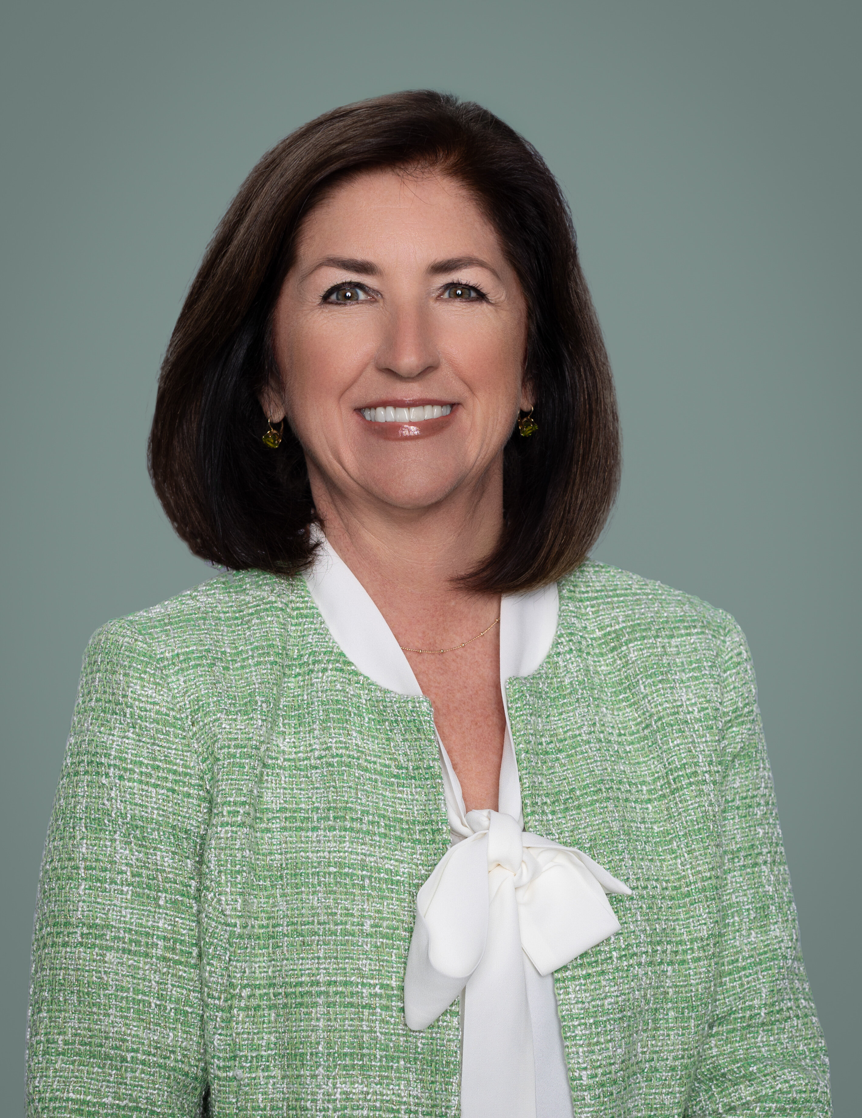 Corporate headshot by i-CanDee Photography