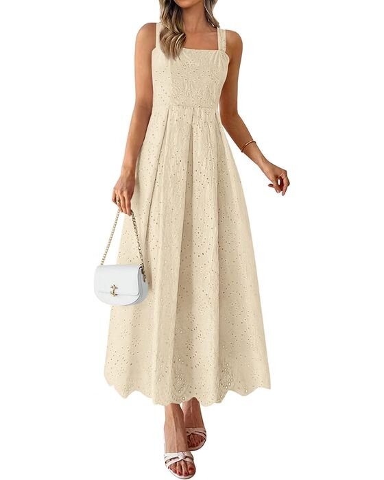 Cream Scalloped Eyelet Maxi — Moms fall family photo outfit idea
