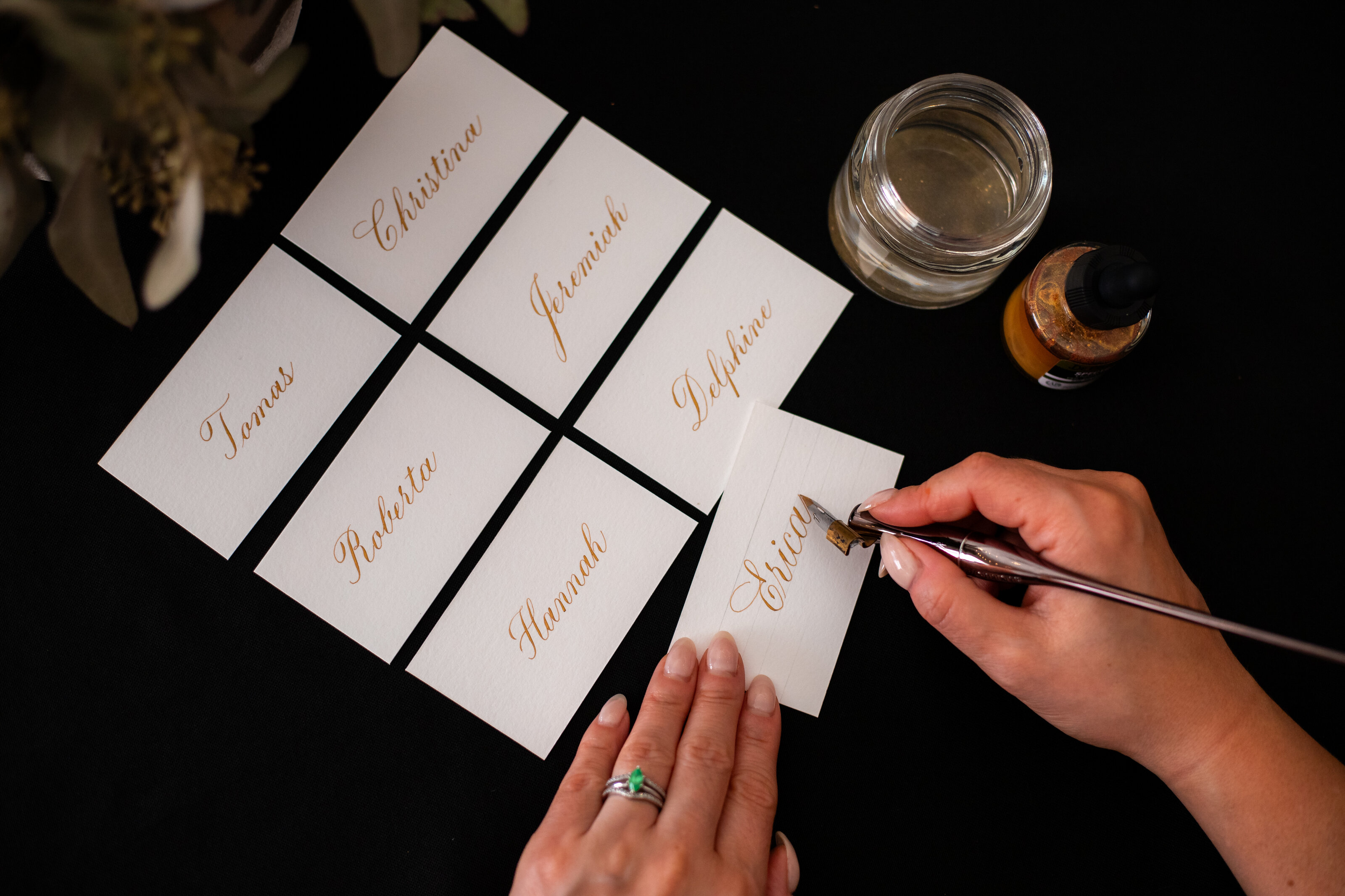 Hand-lettered place cards and menus