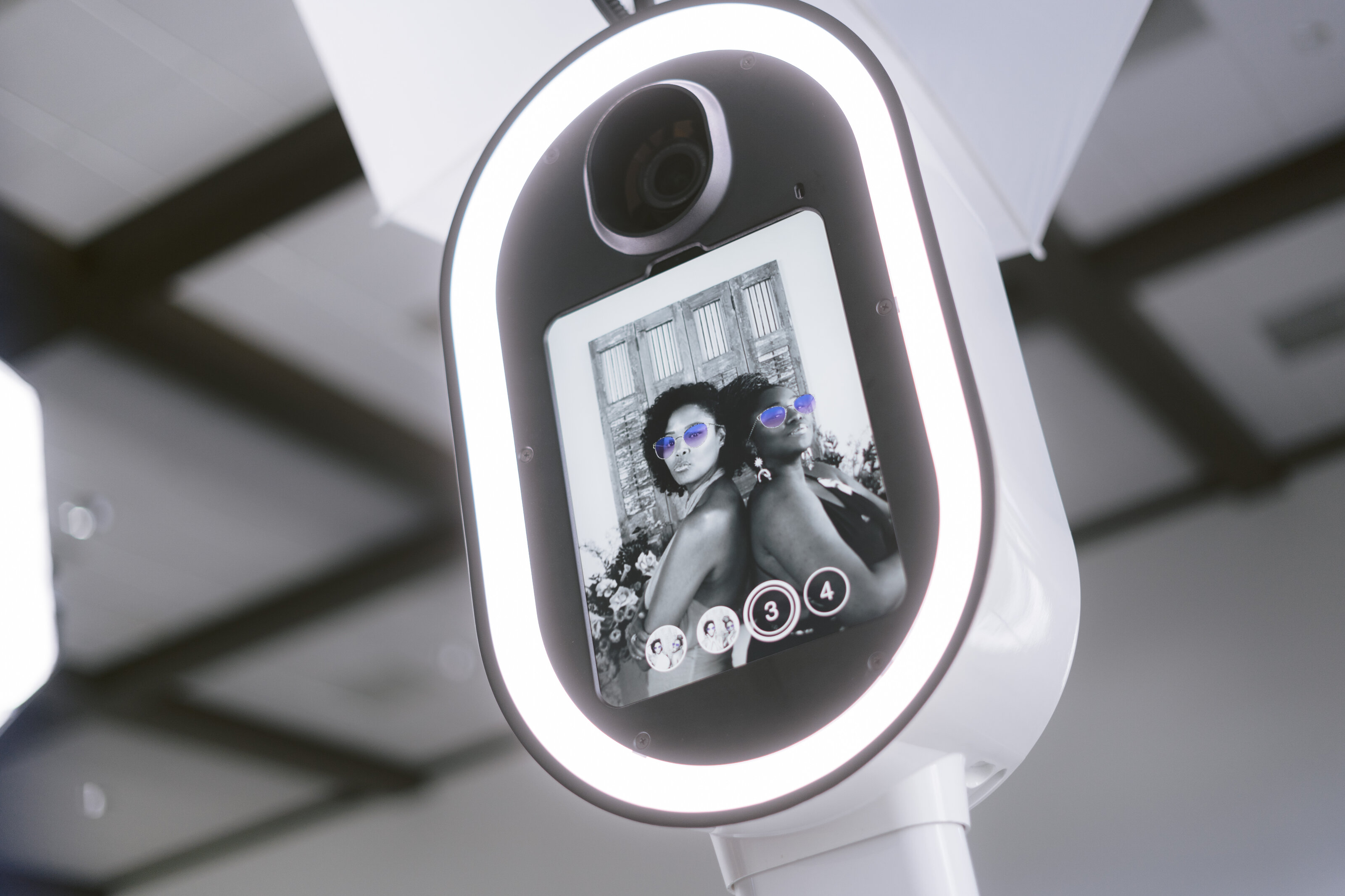 Digital photo booth experience with instant sharing