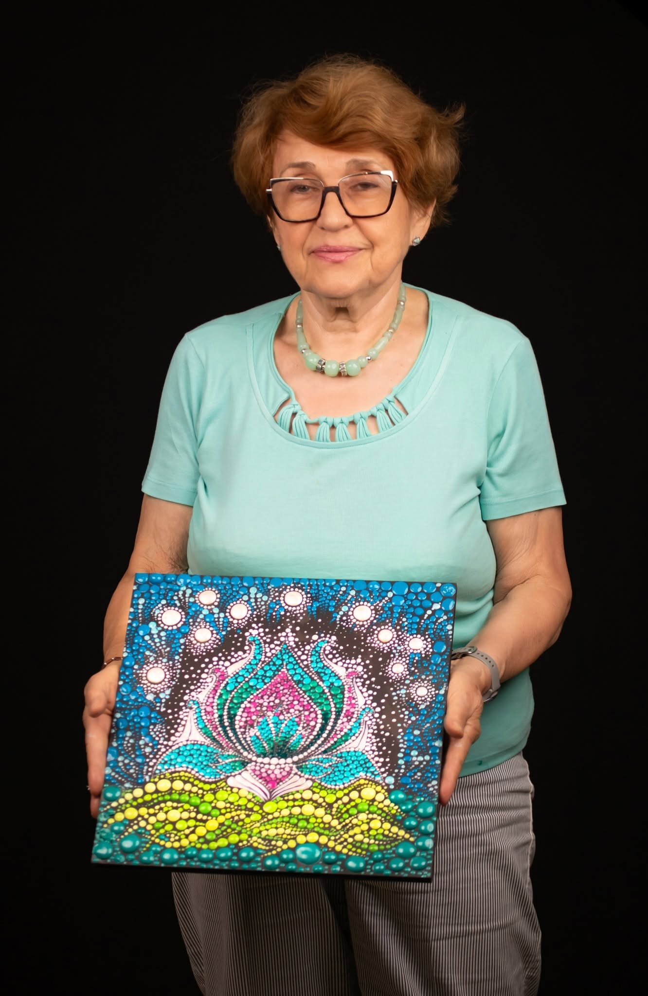 Mandală în puncte pictată de un participant la atelier